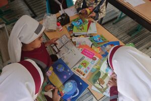 مشارکت ایرانسل در تهیه و توزیع ۳۰۰۰ جلد کتاب در مناطق محروم