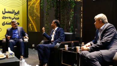 بازدید قائممقام وزیر صمت و معاون وزیر ارتباطات از غرفه ایرانسل