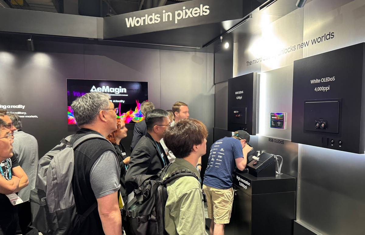 نمایشگر گلکسی XR